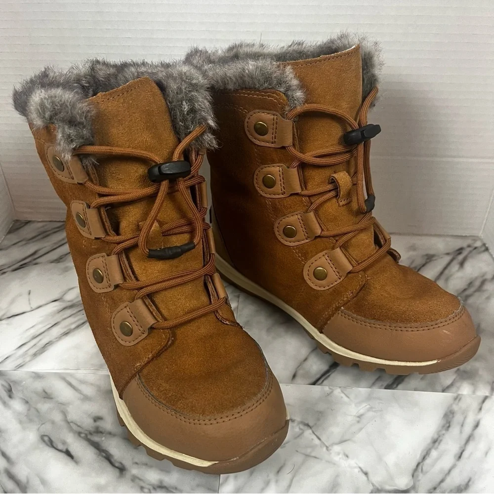 Sorel Whitney winter snow lace up boots. - Picture 2 of 10